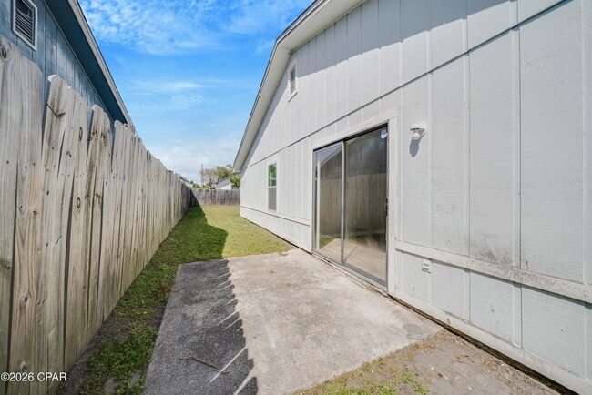 Building Photo - 7011 Lois St