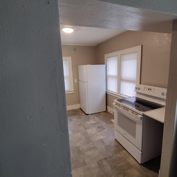 Building Photo - 122 Walnut St