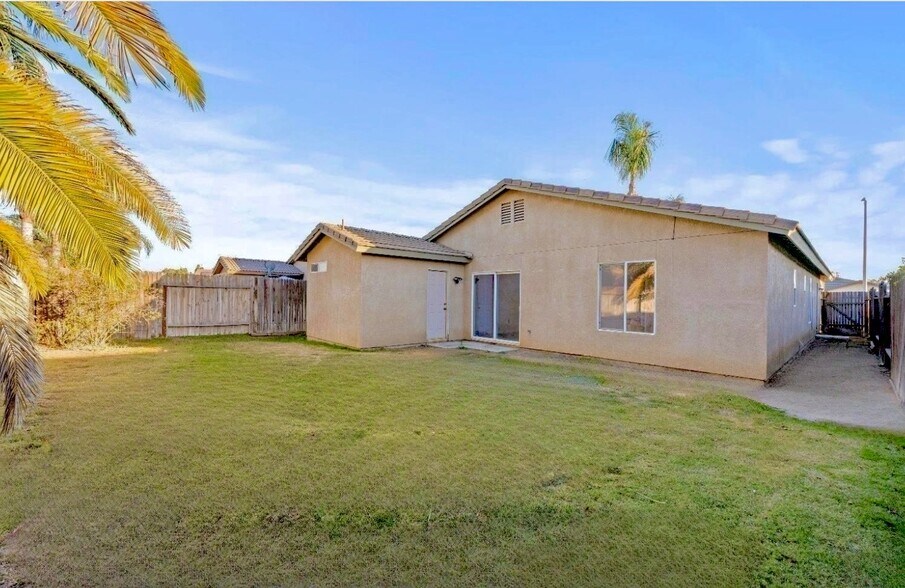 Building Photo - 5918 Asti Dr