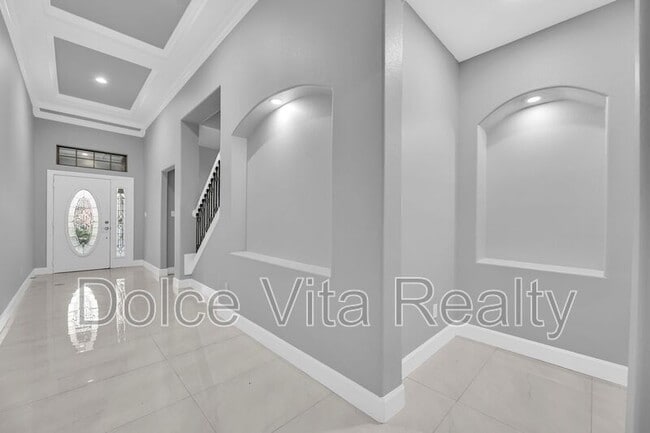 Building Photo - 10613 N 24th St