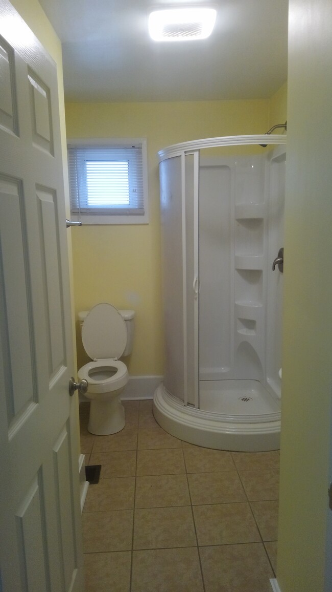 Updated Full Bathroom - 5 Pine St