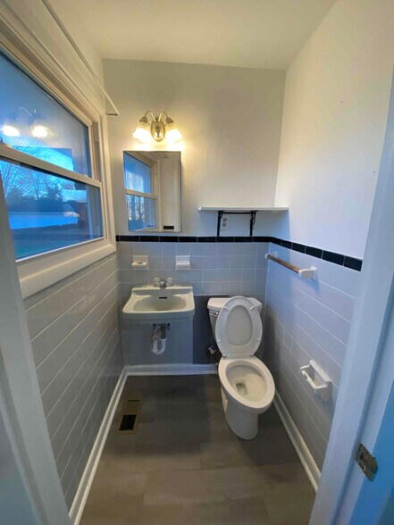 Building Photo - 104 Stewart Dr