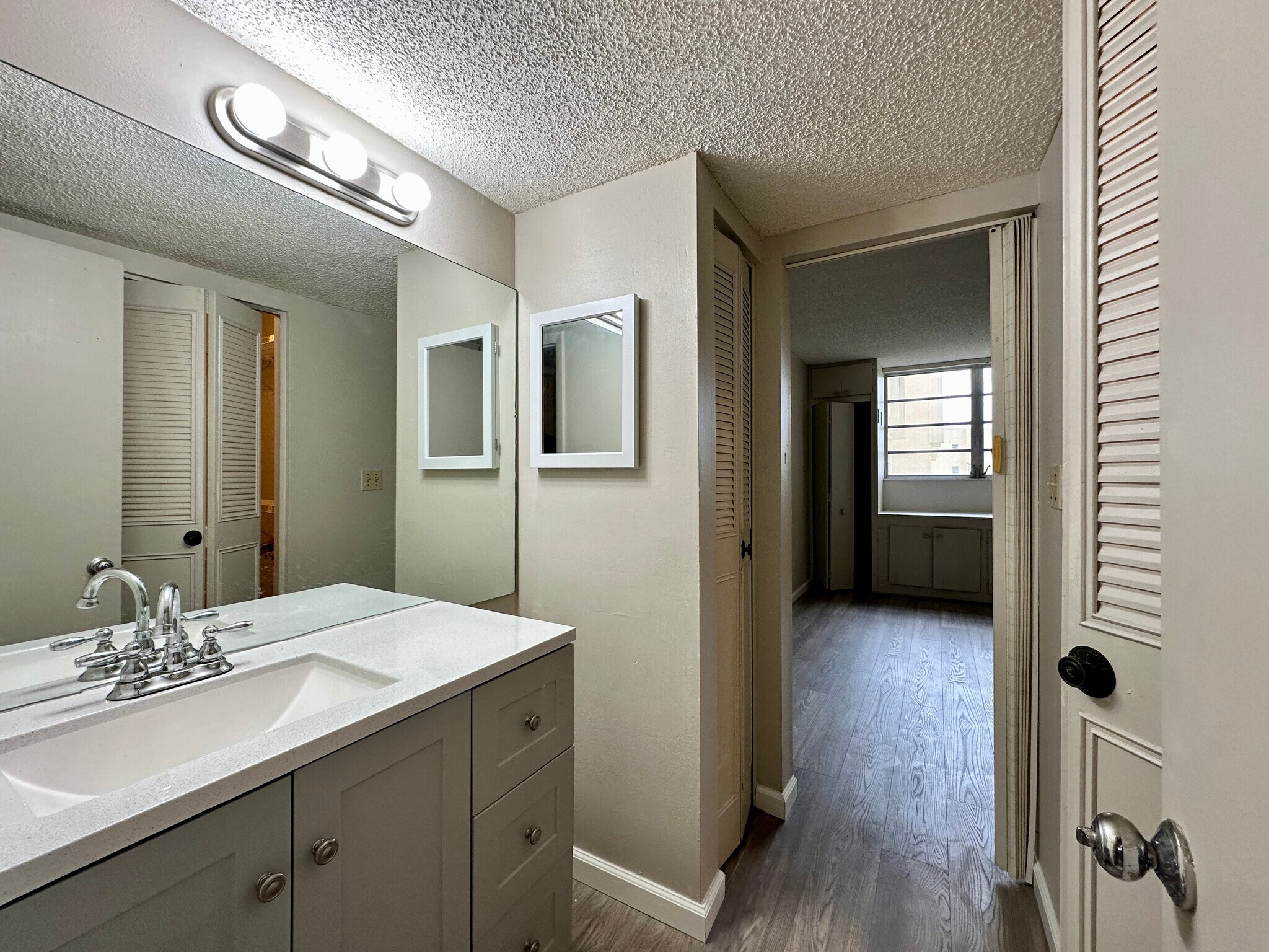 Building Photo - 6020 NW 64th Ave