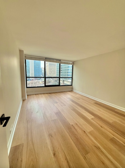 Building Photo - 405 N Wabash Ave