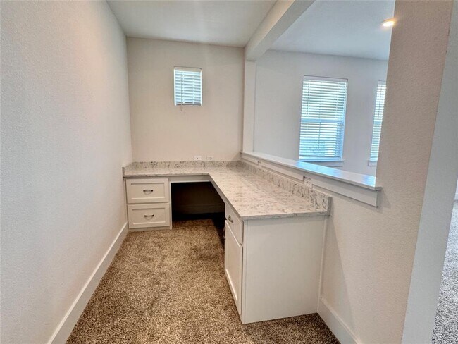 Building Photo - 2605 Brushwood Mdw