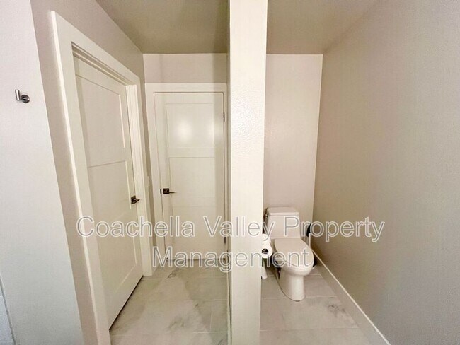 Building Photo - 39866 Newcastle Dr