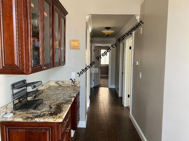 Building Photo - Beautiful 4 bed 2 bth home