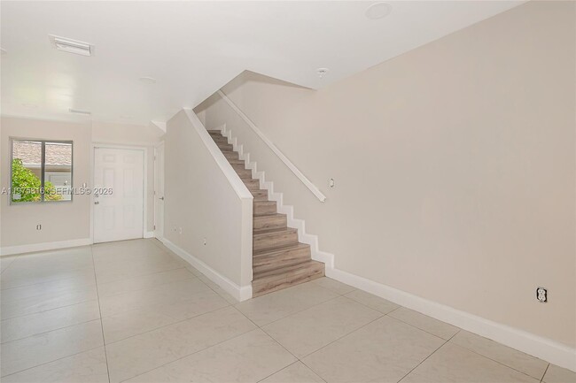 Building Photo - 815 NW 3rd Ave