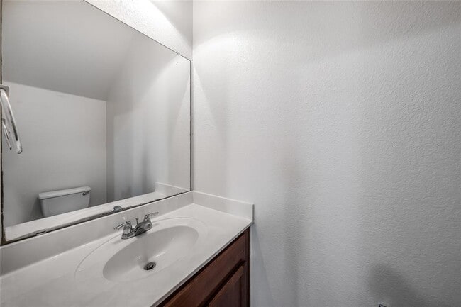 Building Photo - 2518 Allred Dr