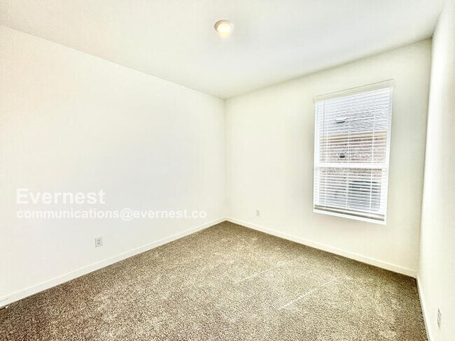 Building Photo - 1353 Rockwell Dr