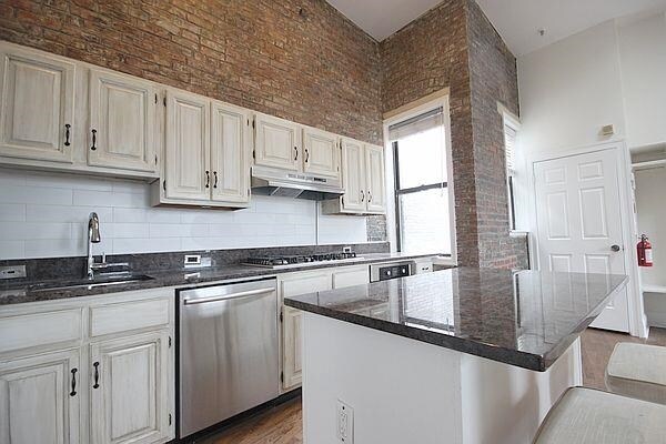 Building Photo - 163 14th St