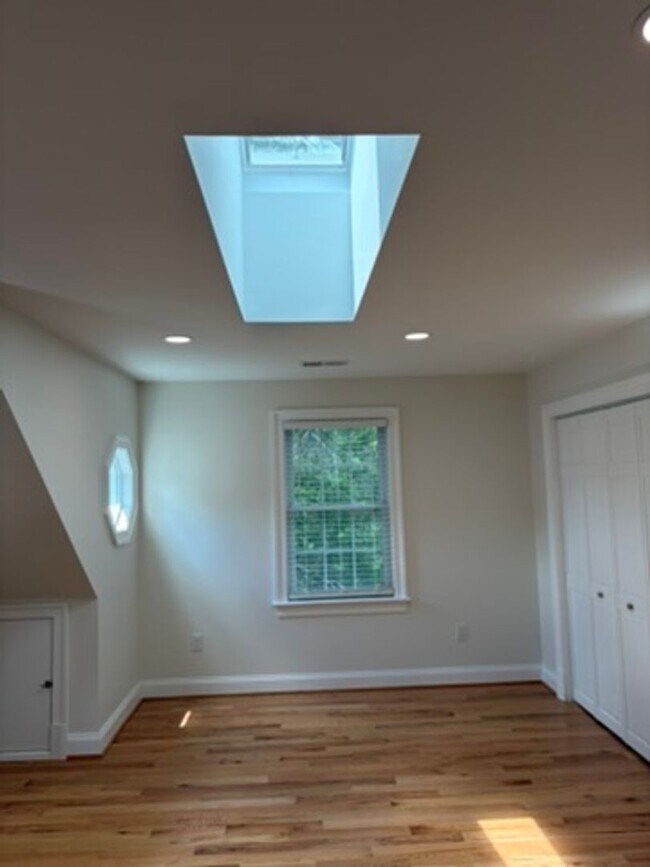Building Photo - Beautiful North Downtown Residence with Modern Updates and Prime Location