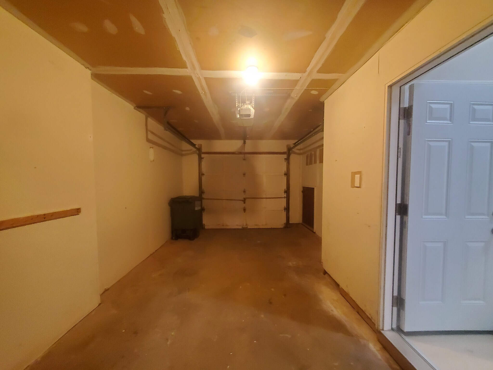 Building Photo - 14142 Betsy Ross Ln