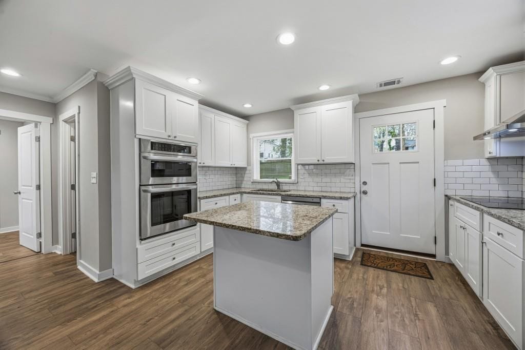 Building Photo - 2455 Lynn Iris Dr