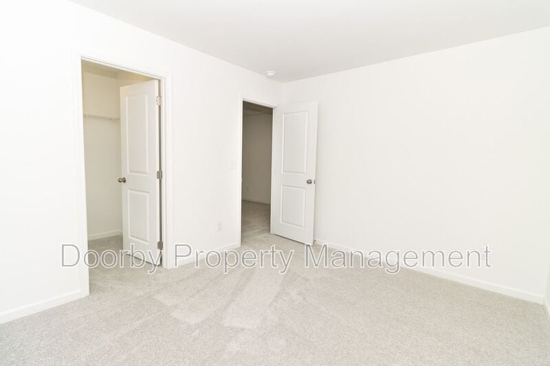 Building Photo - 105 Saddlebred Wy