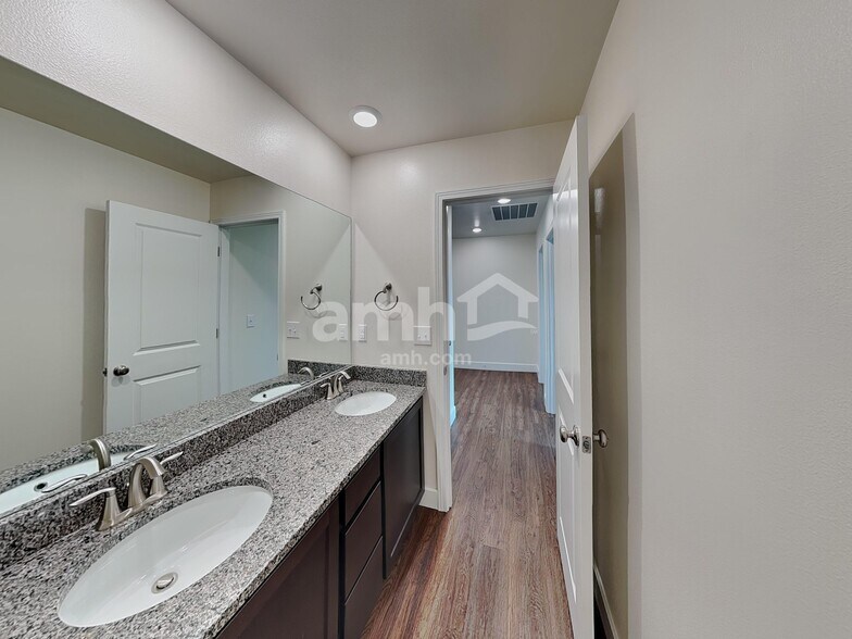 Building Photo - 10309 21st Pl SE