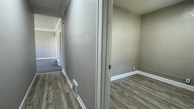 Building Photo - 3430 Maple St