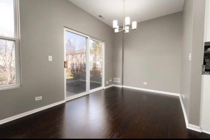 Building Photo - 4036 Blackstone Dr