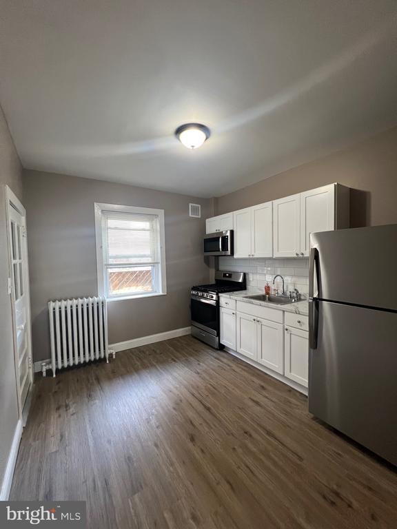 Building Photo - 2037 S 68th St