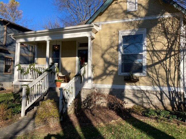 Building Photo - Charming Sylvan Park Victorian