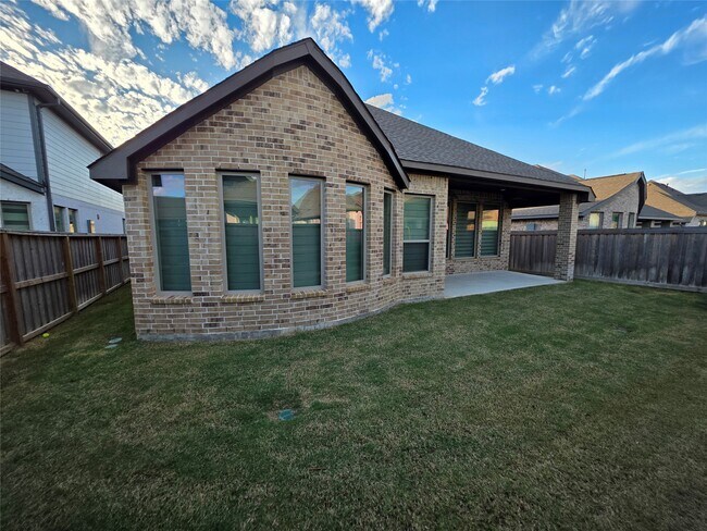 Building Photo - 13810 San Pasqual Pointe Dr