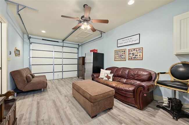 Building Photo - 1009 Lauder Dr