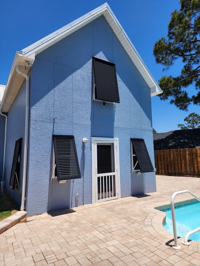 Building Photo - Beach Cottage
