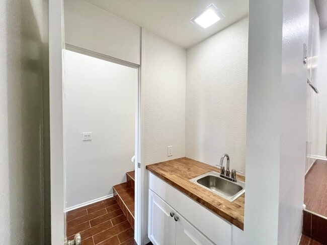 Building Photo - Stunning Marina Pacifica Residence with Resort Amenities