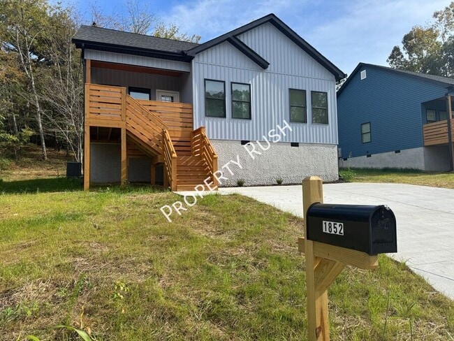 Building Photo - 1852 Wilberforce St