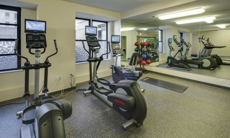 Building Photo - 210 E Chestnut St