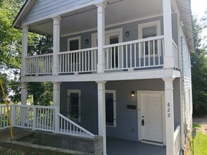 Building Photo - Amazing 3 Bedroom 2.5 Bath! Intown Living at a Price Below Market Off Street Parking