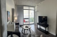 Building Photo - 400 S Tryon St