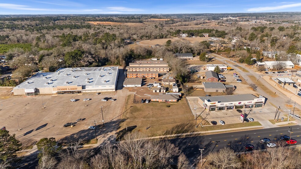 Building Photo - 206 Parmley Dr