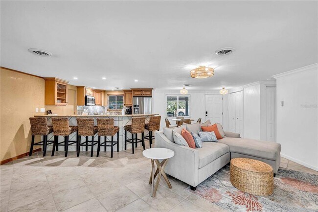 Building Photo - 6623 Glades Way