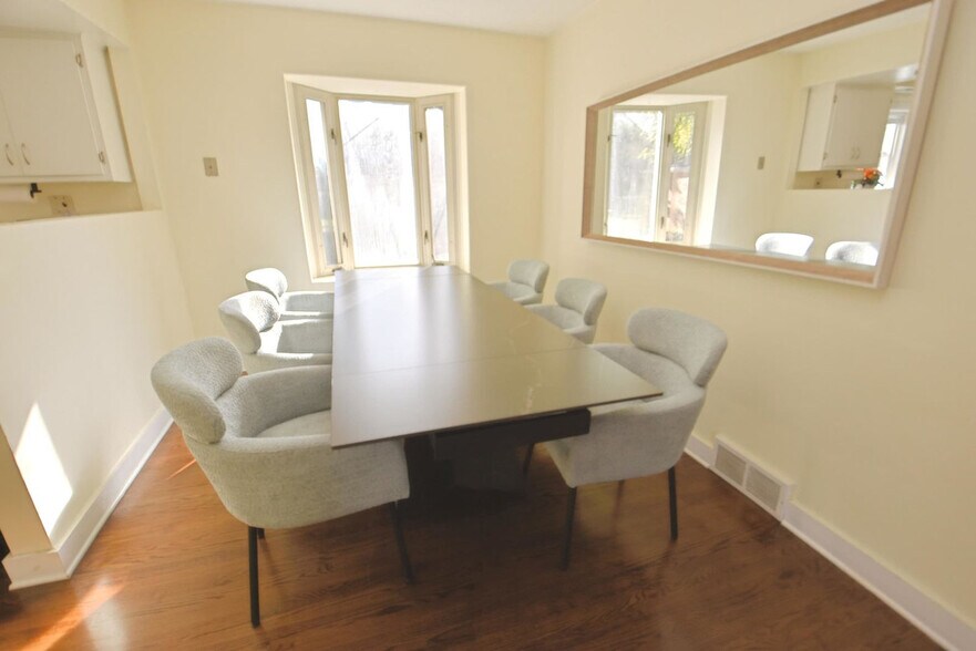 Building Photo - 426 E Pokagon St