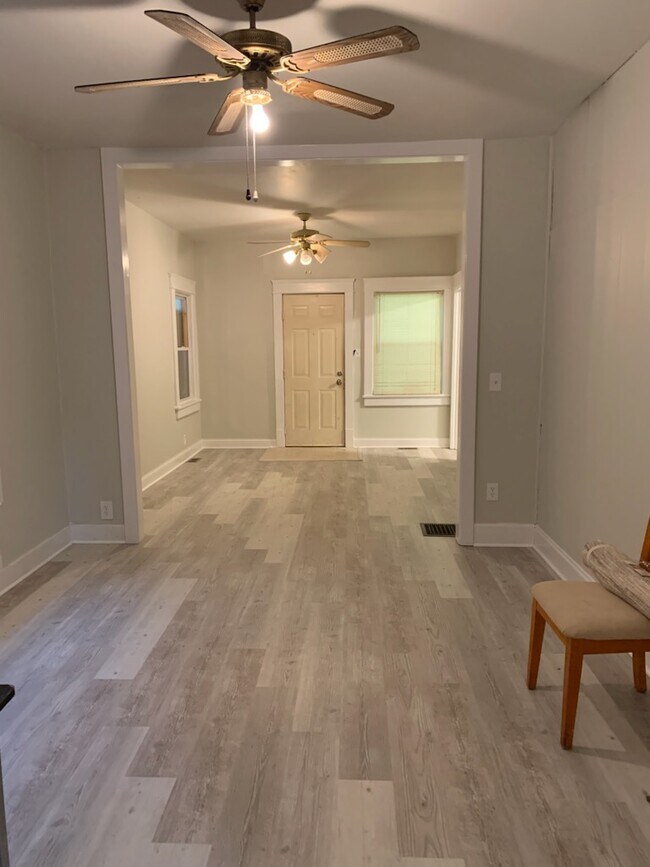 Building Photo - 4902 E 23rd St