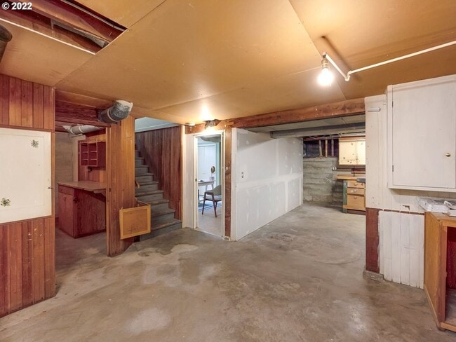 Building Photo - 2828 SE 59th Ave