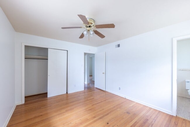 Building Photo - Charming Single-Level Brick Home with Large Yard & Patio in Little Rock