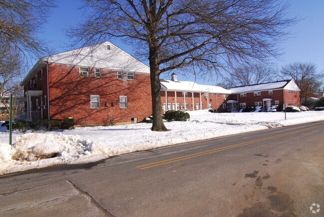 Building Photo - 20 Academy St