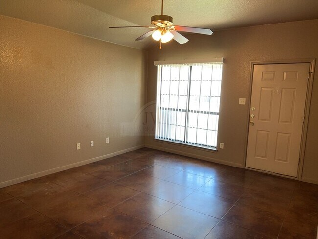 Building Photo - 1203 Cinch Dr