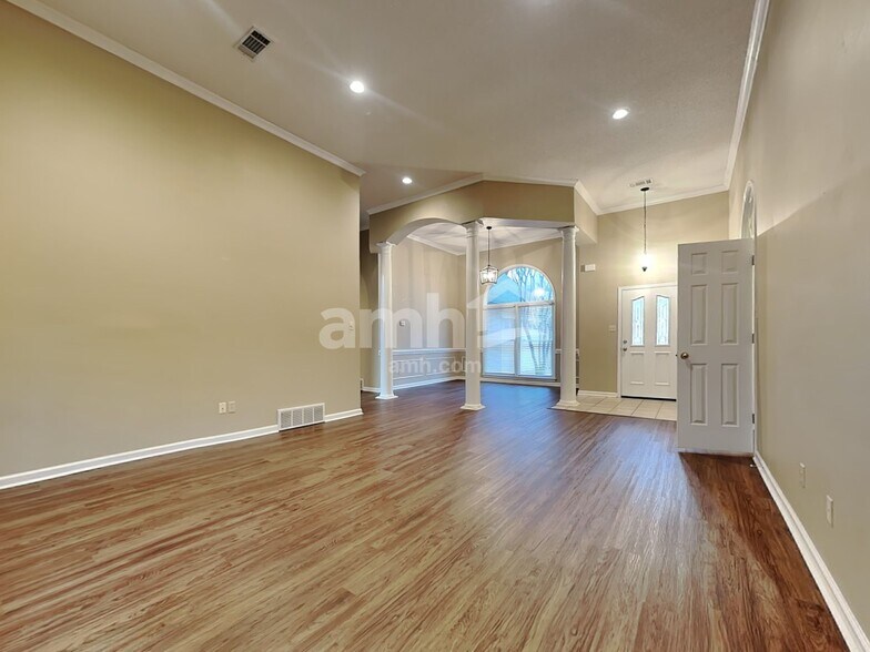 Building Photo - 1226 Sweetie Dr