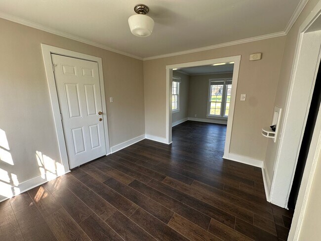 Building Photo - Old Hickory Village Duplex