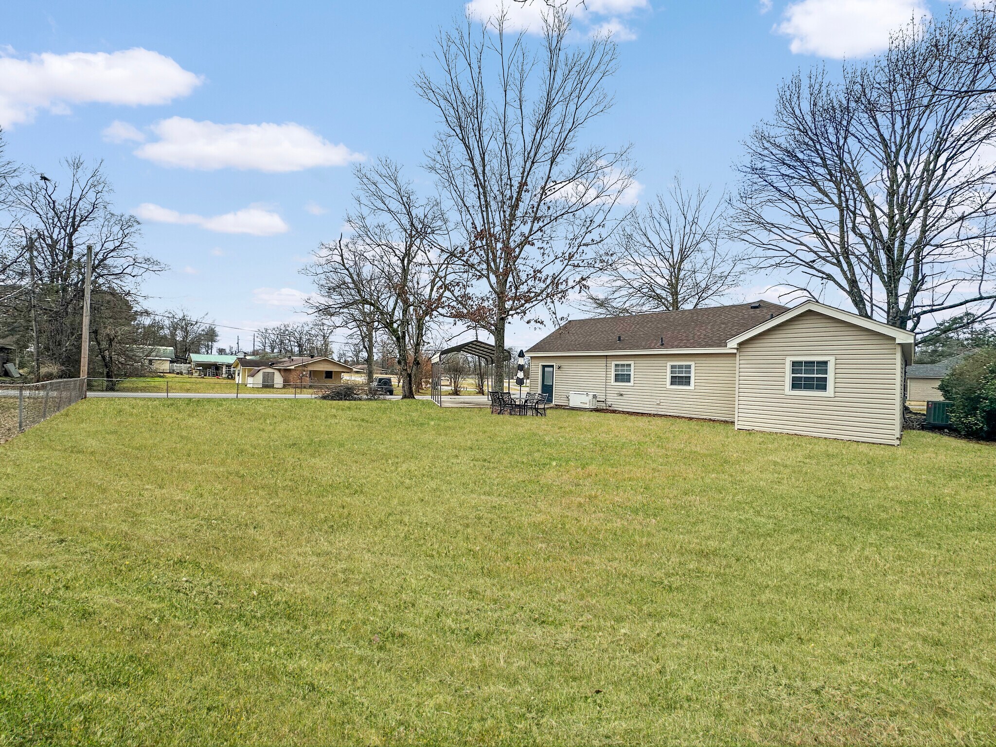 Building Photo - 402 Wallace Dean Rd