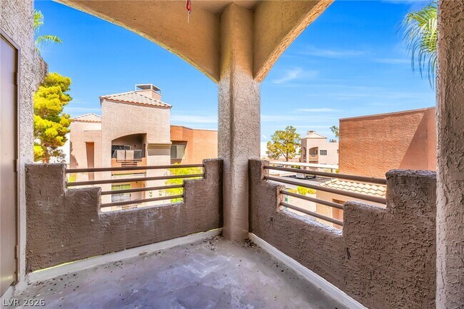 Building Photo - 6859 Tamarus St