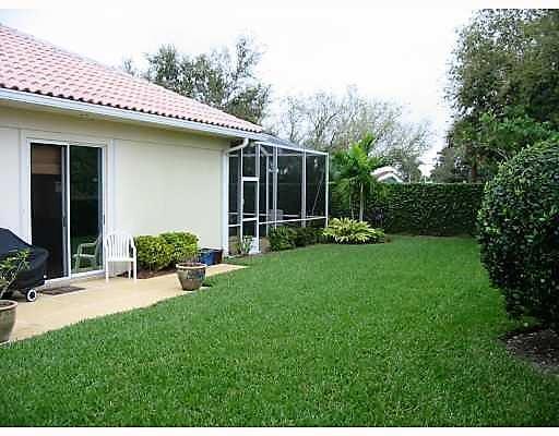 Building Photo - 393 Kelsey Park Dr