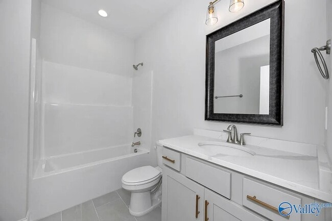 Building Photo - 16535 Hamilton Pl