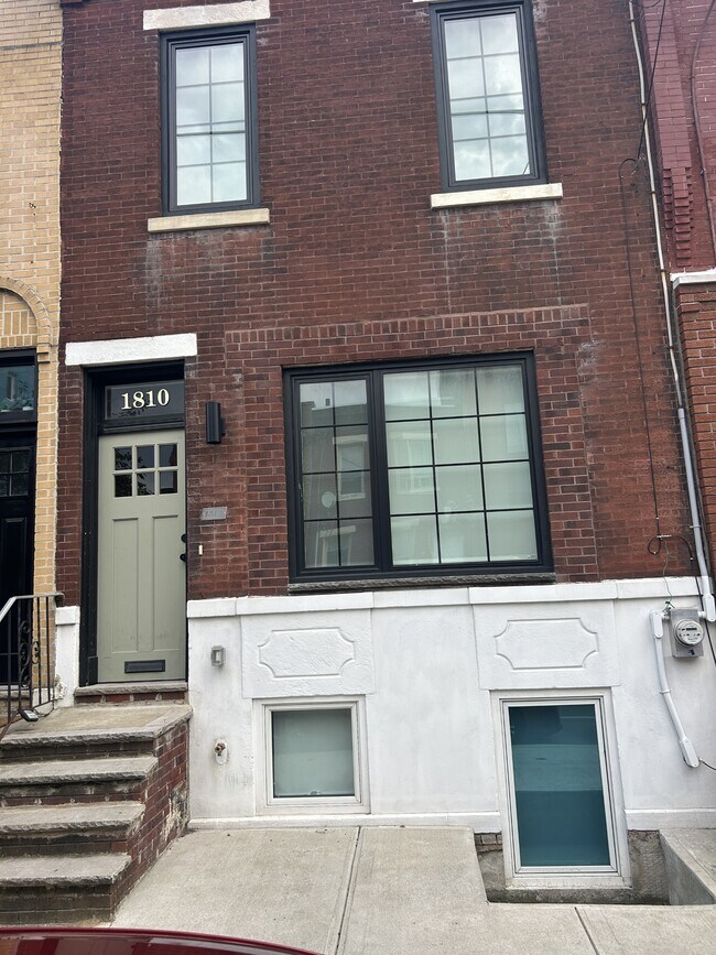 Building Photo - 1810 Tasker St