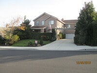Building Photo - Crown Pointe Four Bedroom Home