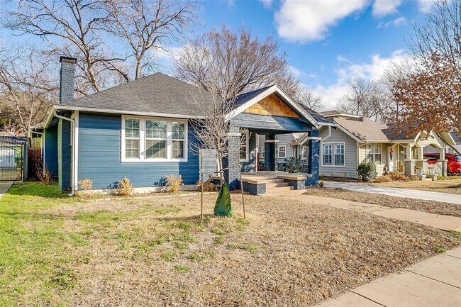 Building Photo - 3820 Calmont Ave
