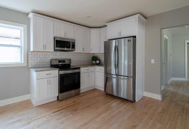 Building Photo - 625 3rd st #2